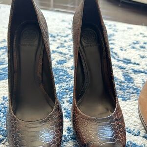 Tory Burch Brown Pumps